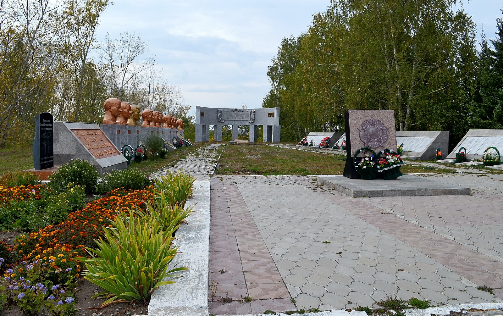На территории Змеиногорского района с 15 апреля по 24 апреля 2022 года стартует акция «Всероссийский день заботы о памятниках истории и культуры».