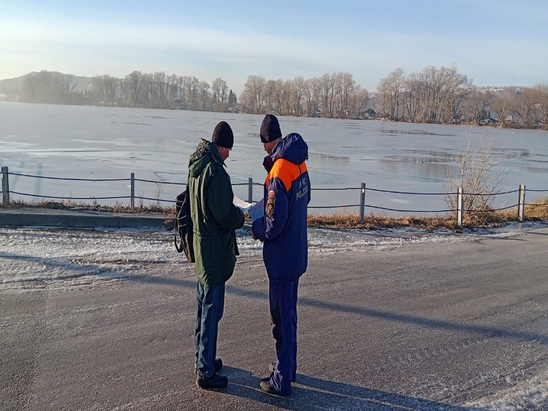 В период с 27 ноября по 3 декабря в регионе проходит второй этап акции «Безопасный лёд», направленный на пропаганду безопасного поведения населения на водных объектах в осенне-зимний период.